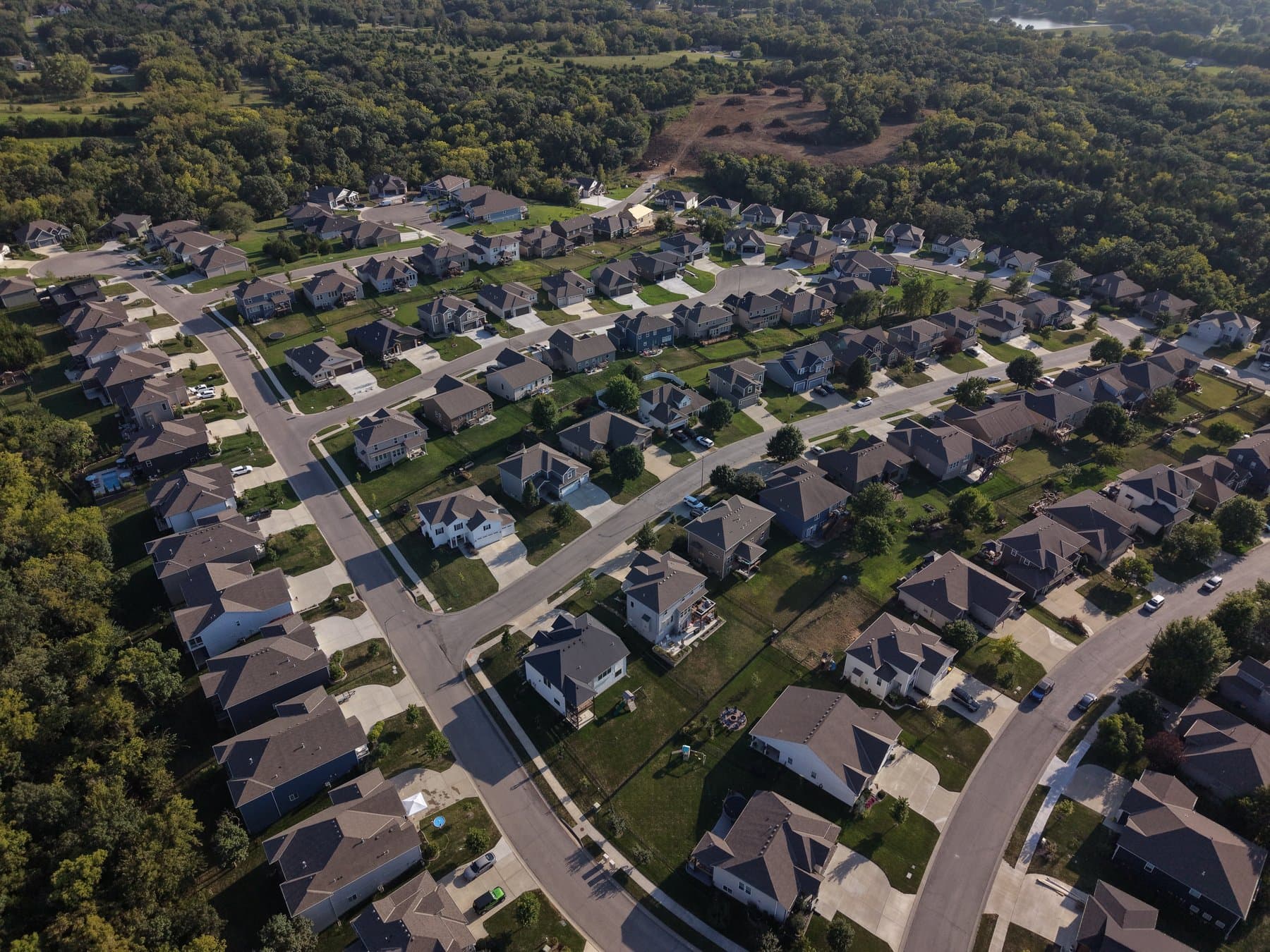 Arbor Ridge, De Soto · rooftops overhead