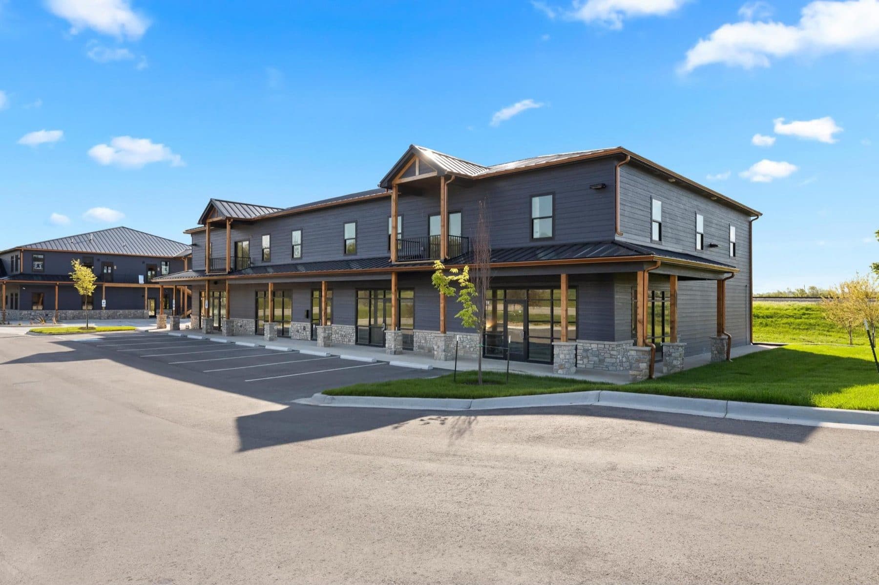 Wildcat Plaza, De Soto · corner exterior